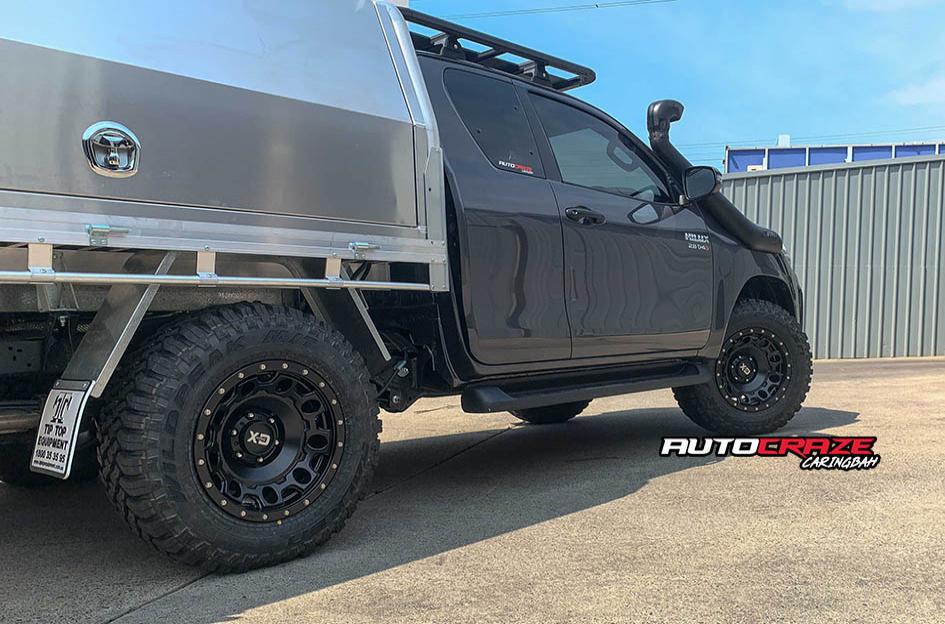 TOYOTA HILUX 4WD HOLESHOT XD SATIN BLACK
